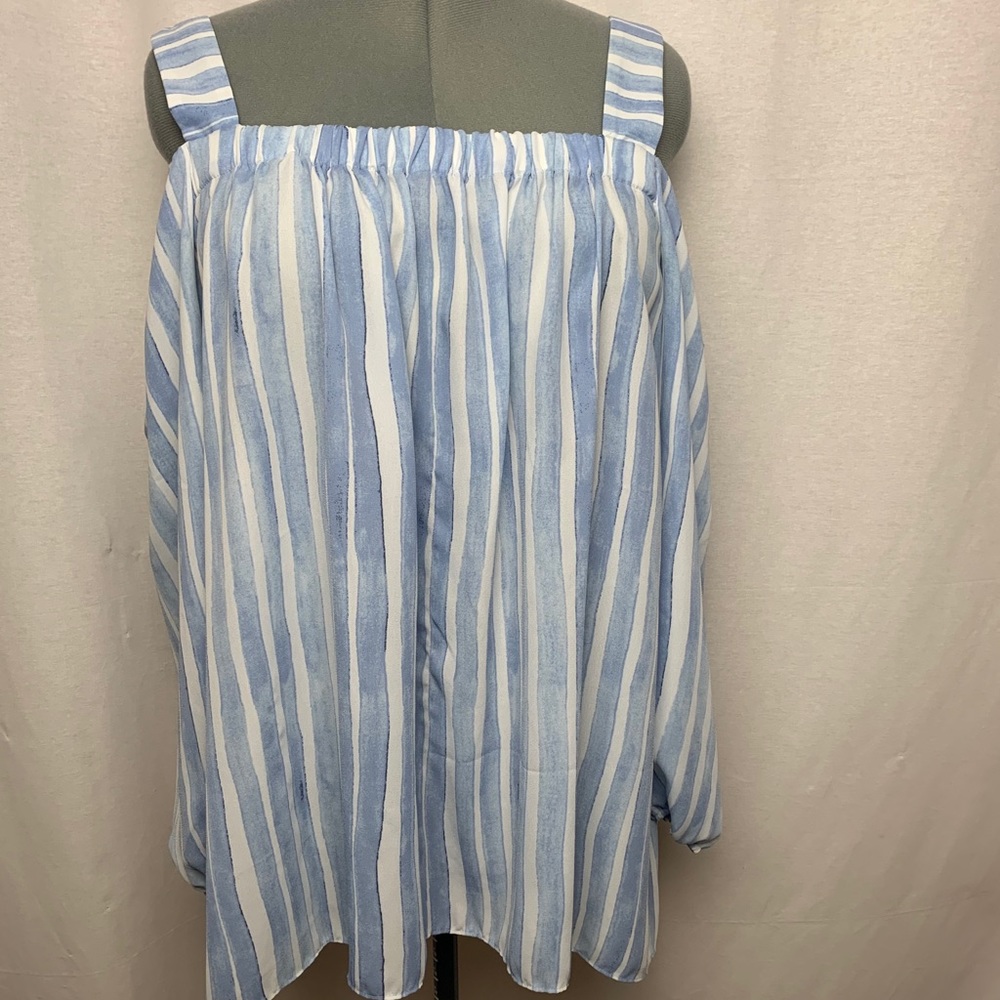 Vince Camuto | Cold Shoulder | Blue and White | 1X